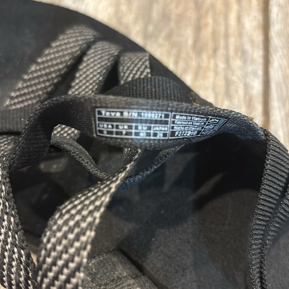 Teva Voya Women’s sandals size 9 - Picture 8 of 14